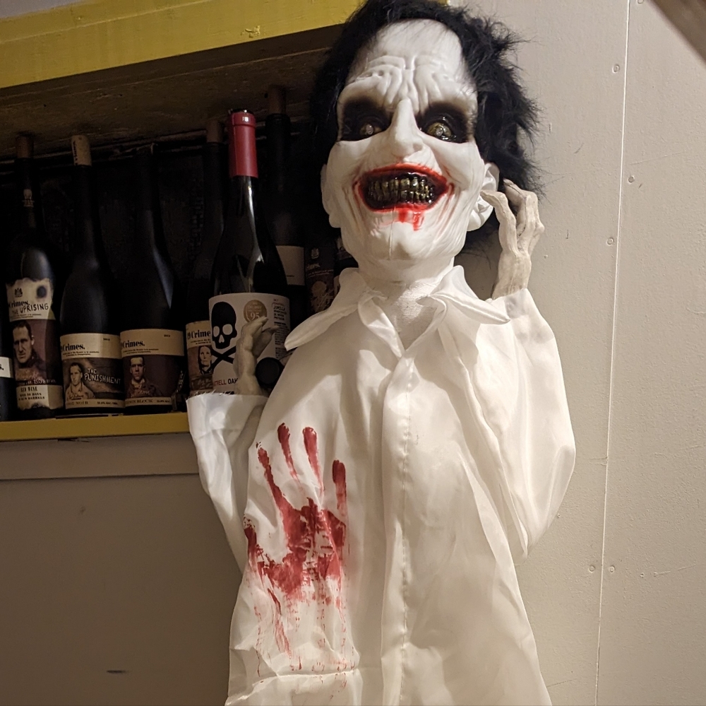 Dr Death Zombie Animatronic - Picture 3 of 4